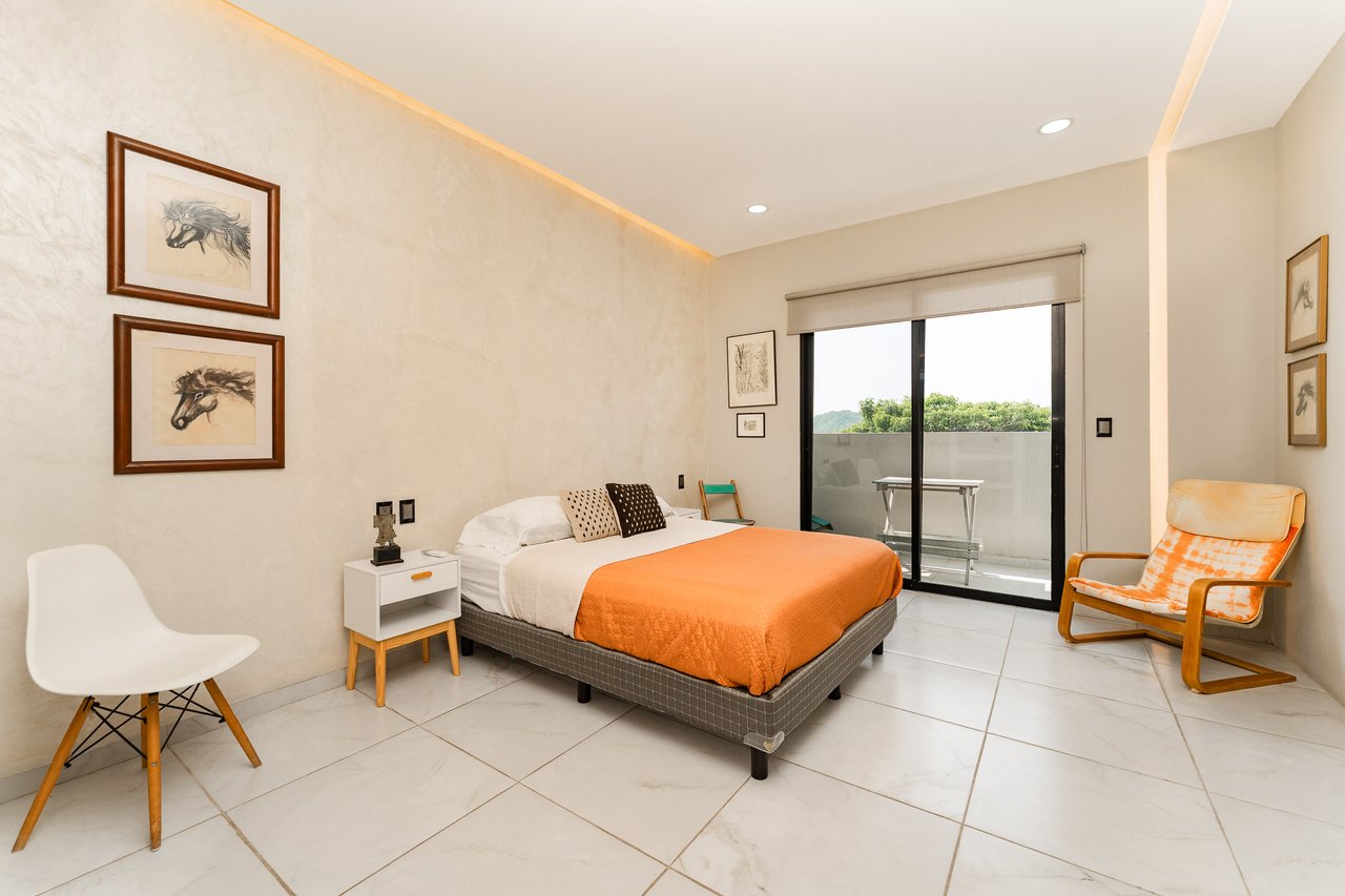 2 Bedroom, Condo, Downtown Condo