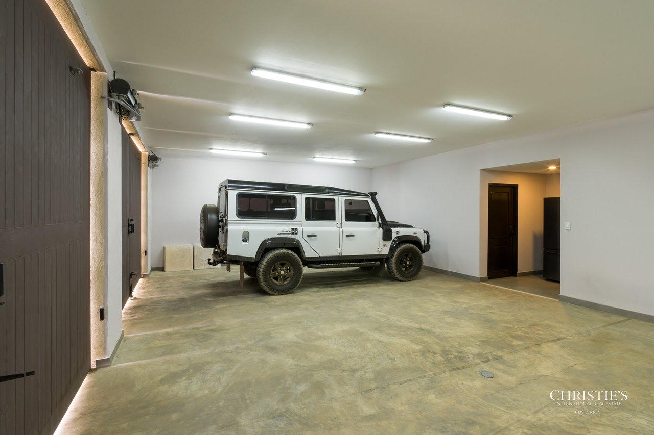 Casa Playa Bonita | Beachfront Luxury Estate in Playa Flamingo