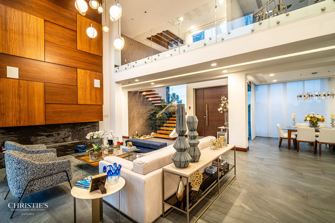 Modern Elegance with Panoramic Views – Exclusive Las Gemas Residence