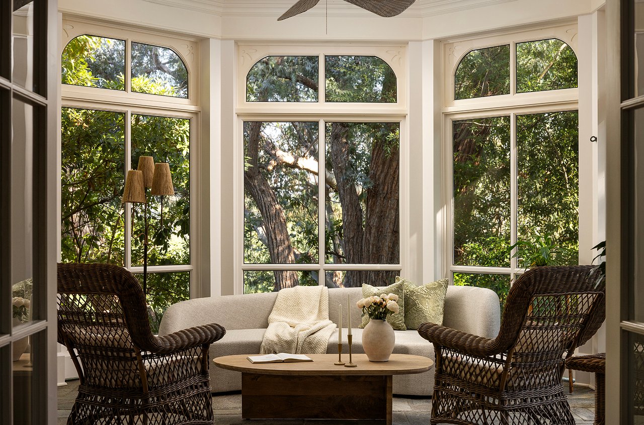 2041 Mandeville Canyon Rd