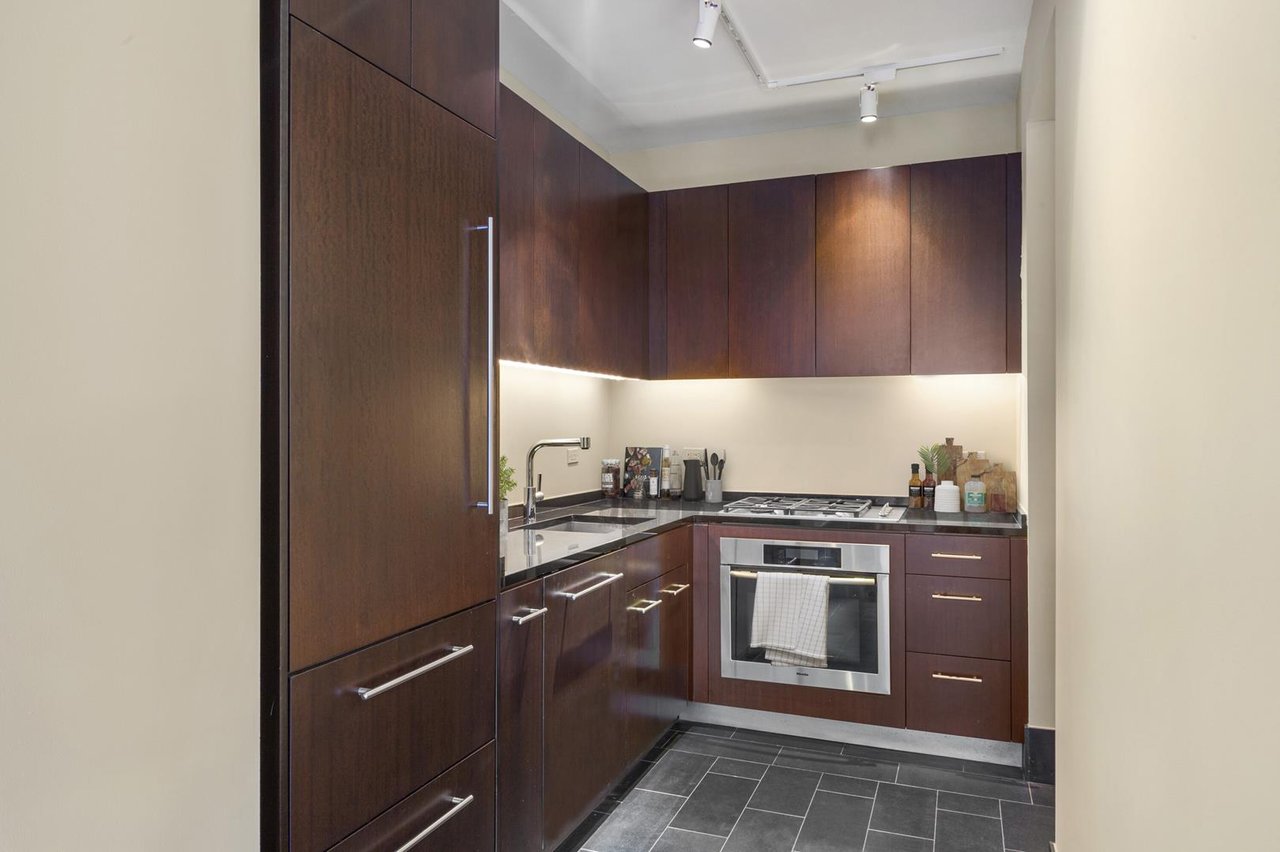 40 Broad Street, Apt 25-G