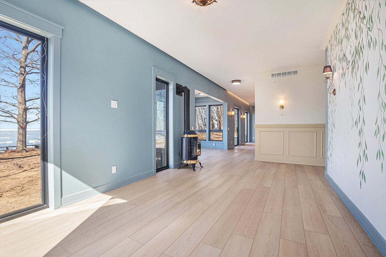 2578 2576, 2572 Lakeshore Drive