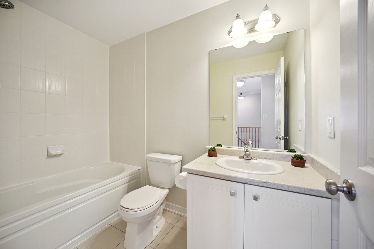 GORGEOUS TOWNHOME