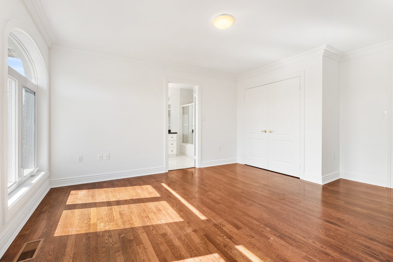 19 Logan Crt 