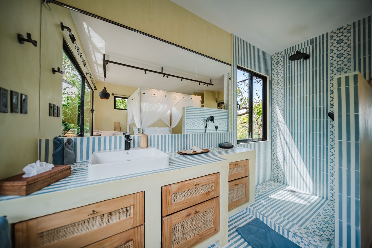 Casa Java – Newly Built Luxury Jungle Estate Near Playa La Vaca