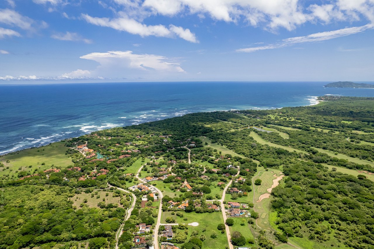 Reserva de Golf 49 – Elegance in Every Corner Hacienda Pinilla