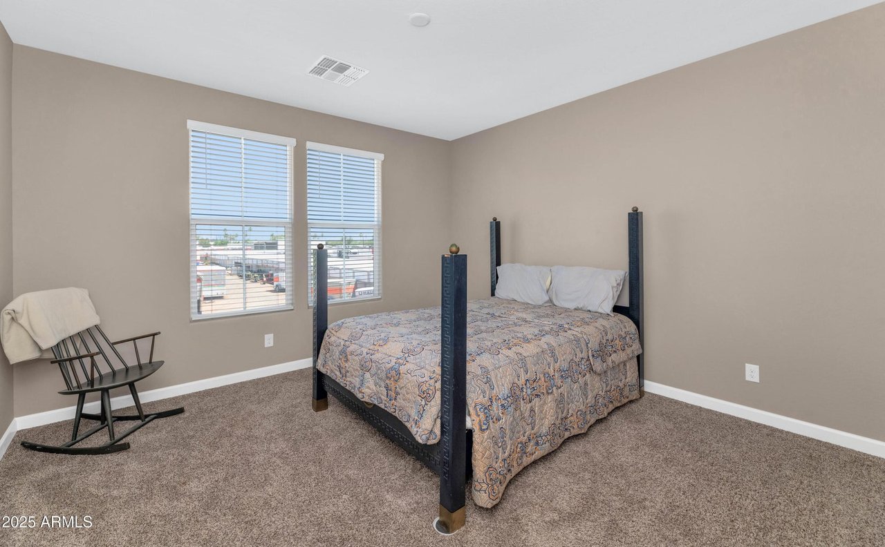 1255 N ARIZONA Avenue, 1251