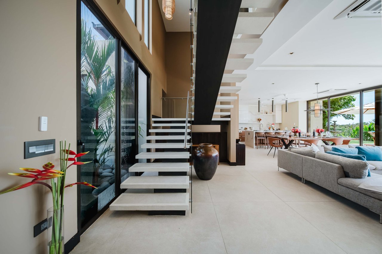 Casa Nola, Luxury Villa in Gated Community La Reserva