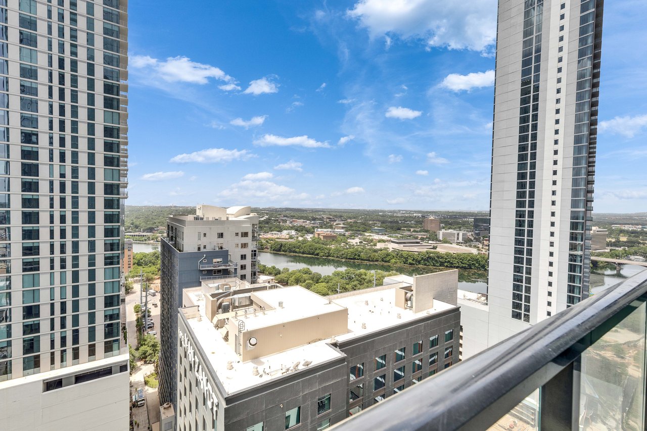 The Modern Residences: 610 Davis St. #2205