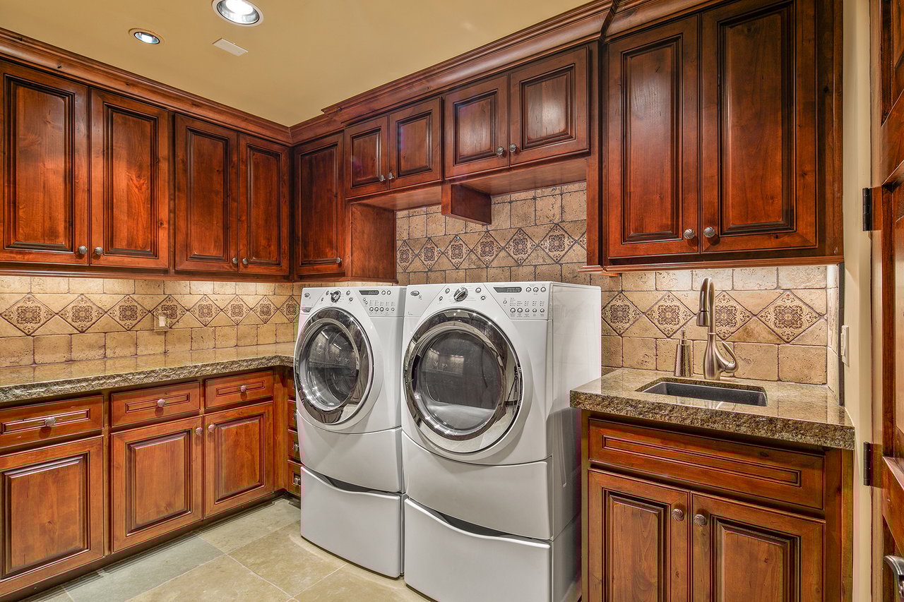 7311 E ARROYO HONDO Road