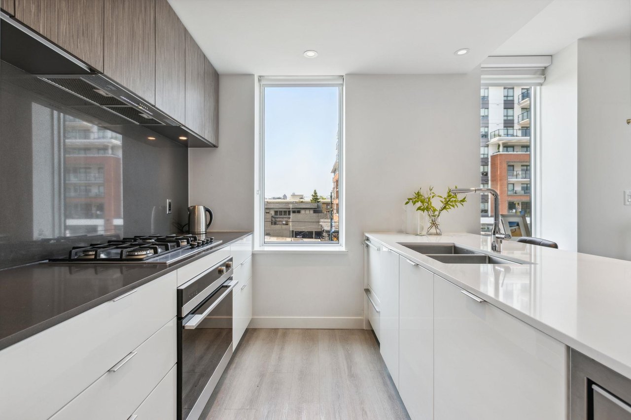 209 E 7th Ave, #302