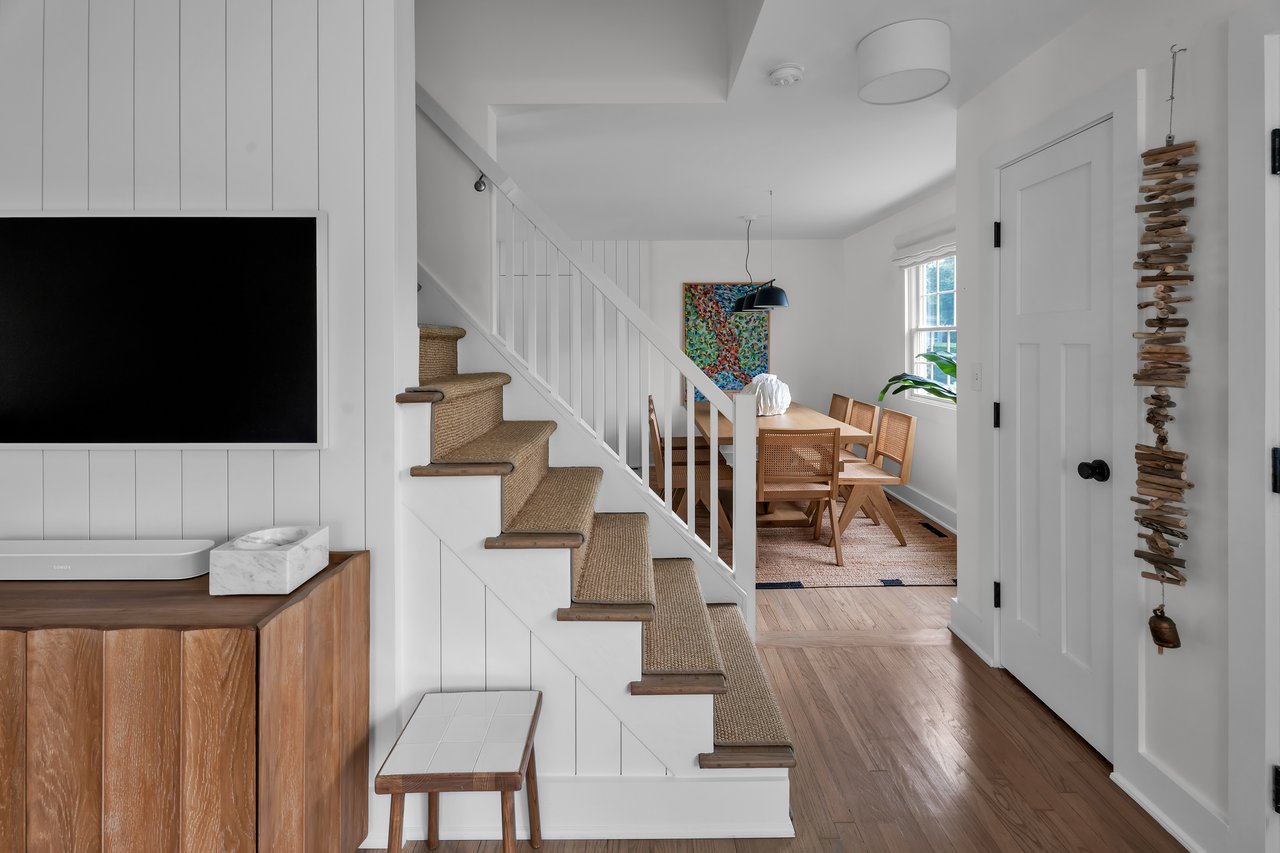  Stylish Cape Cod Retreat