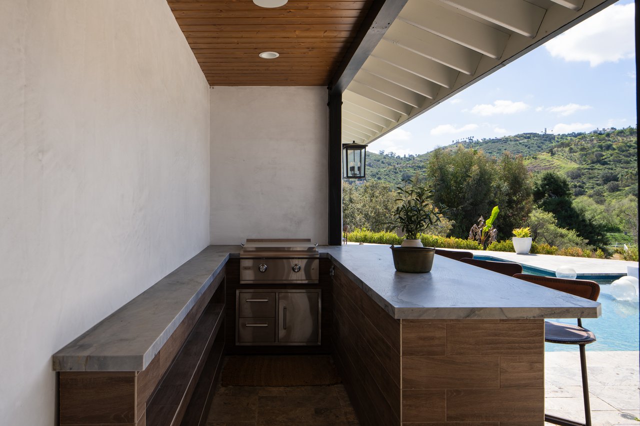 7017 Via Mariposa Sur