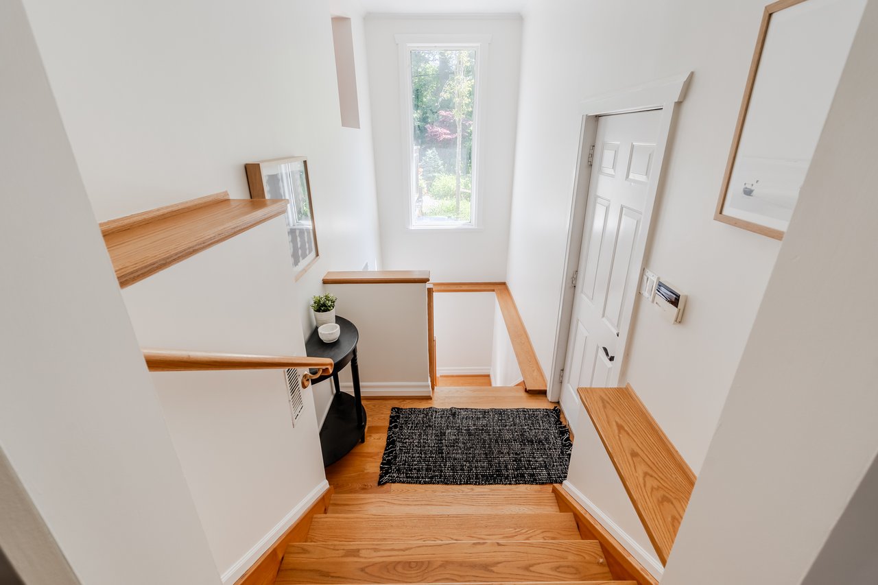 67 Leuty Ave