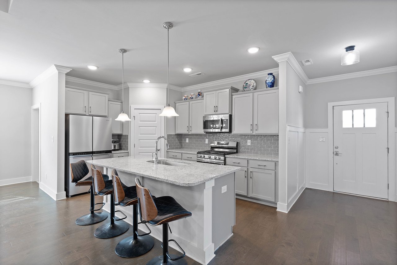 Elegant Home Near Goldsmith-Schiffman Elementary
