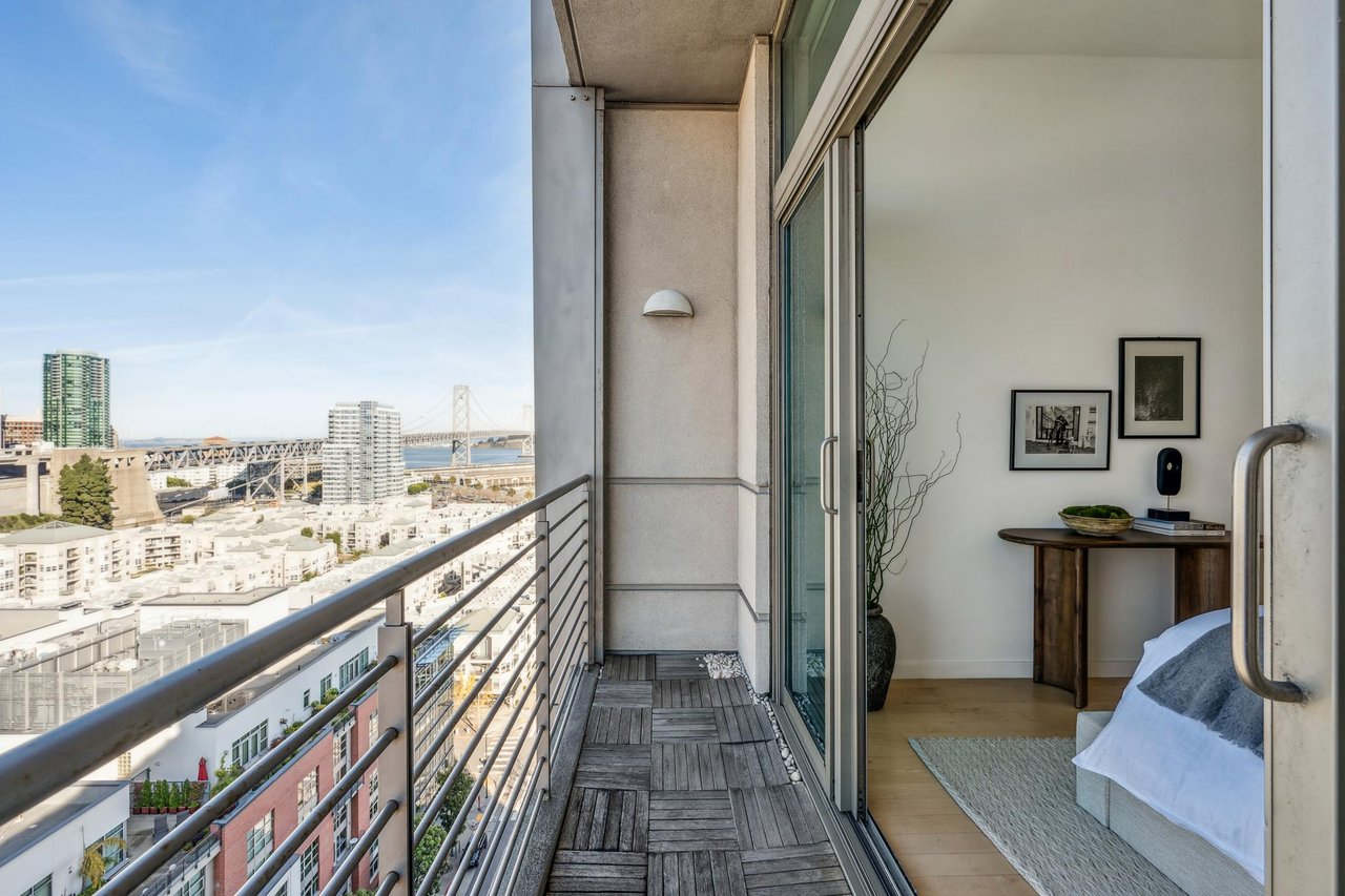 Stunning Corner Penthouse at The Brannan