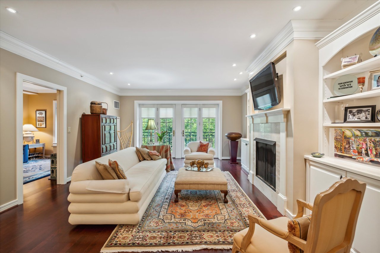 Condo at the Corithian