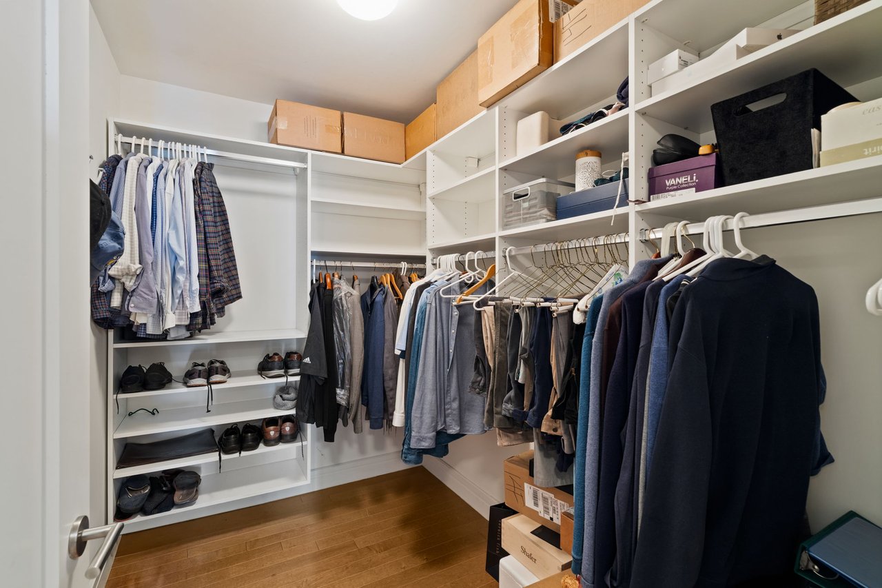 HUGE Primary w/sitting room, 4 closets, 2 baths