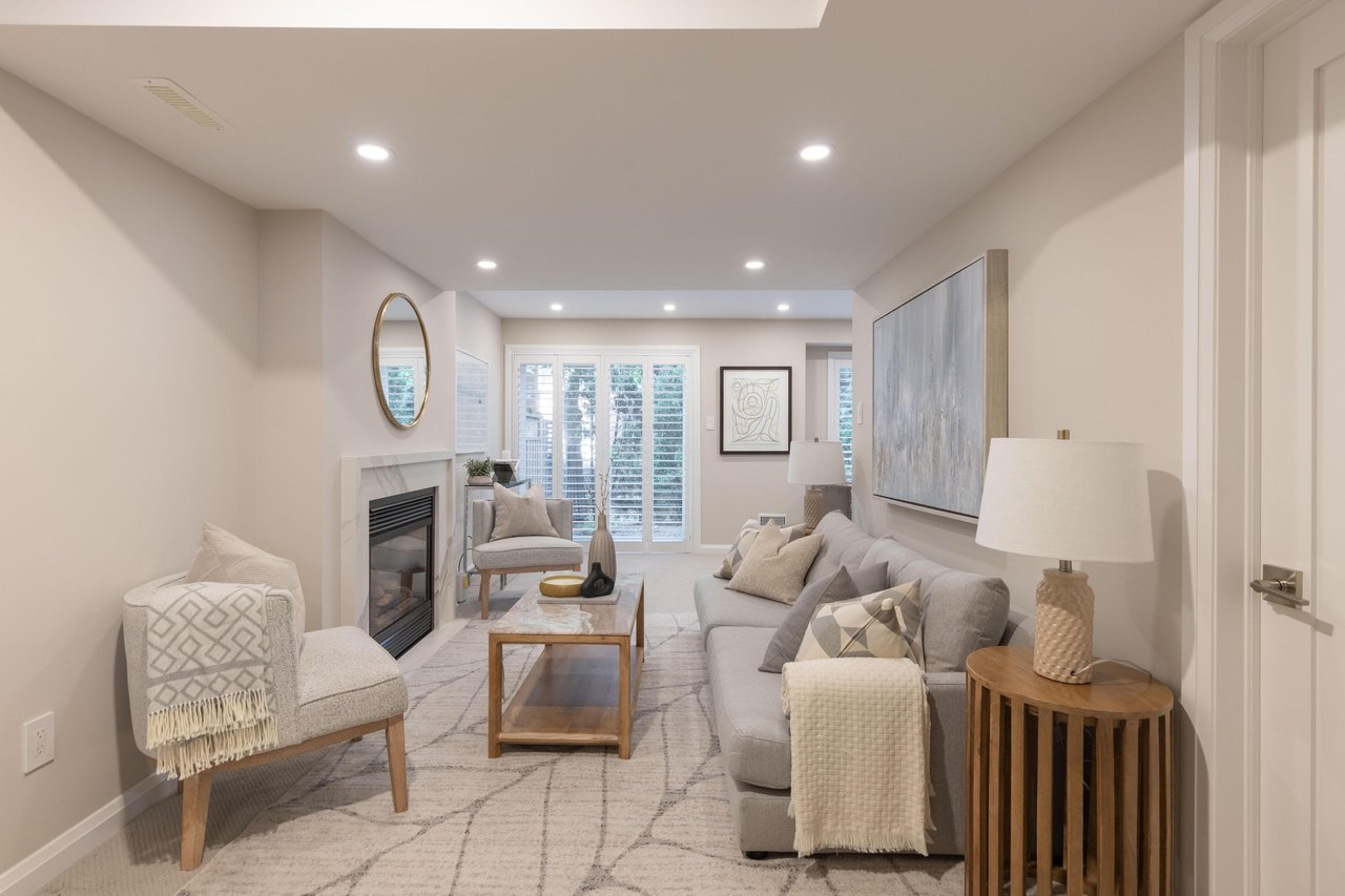1064 Queen Street W 32A