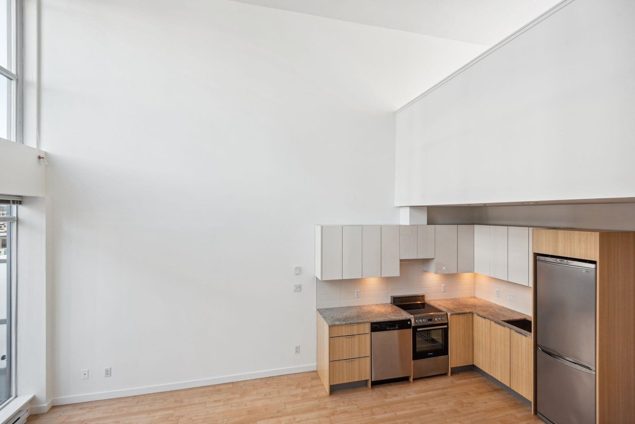 307-429 W 2nd Ave