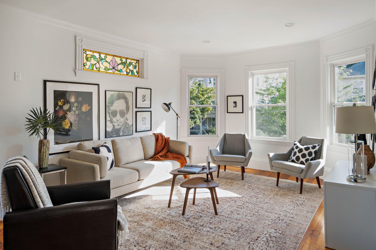 A Captivating Victorian Condo in A Fantastic Neighborhood