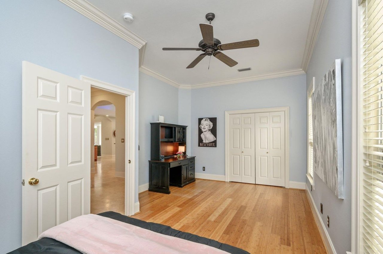 6290 Augusta Cove