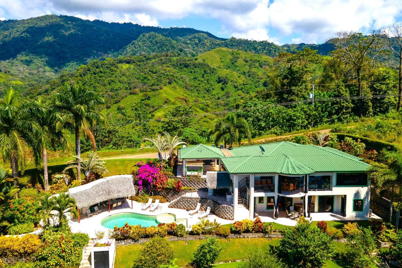 Elegant & Relaxing Beautiful 3 Bedroom Home With Mountain and Ocean Views 3