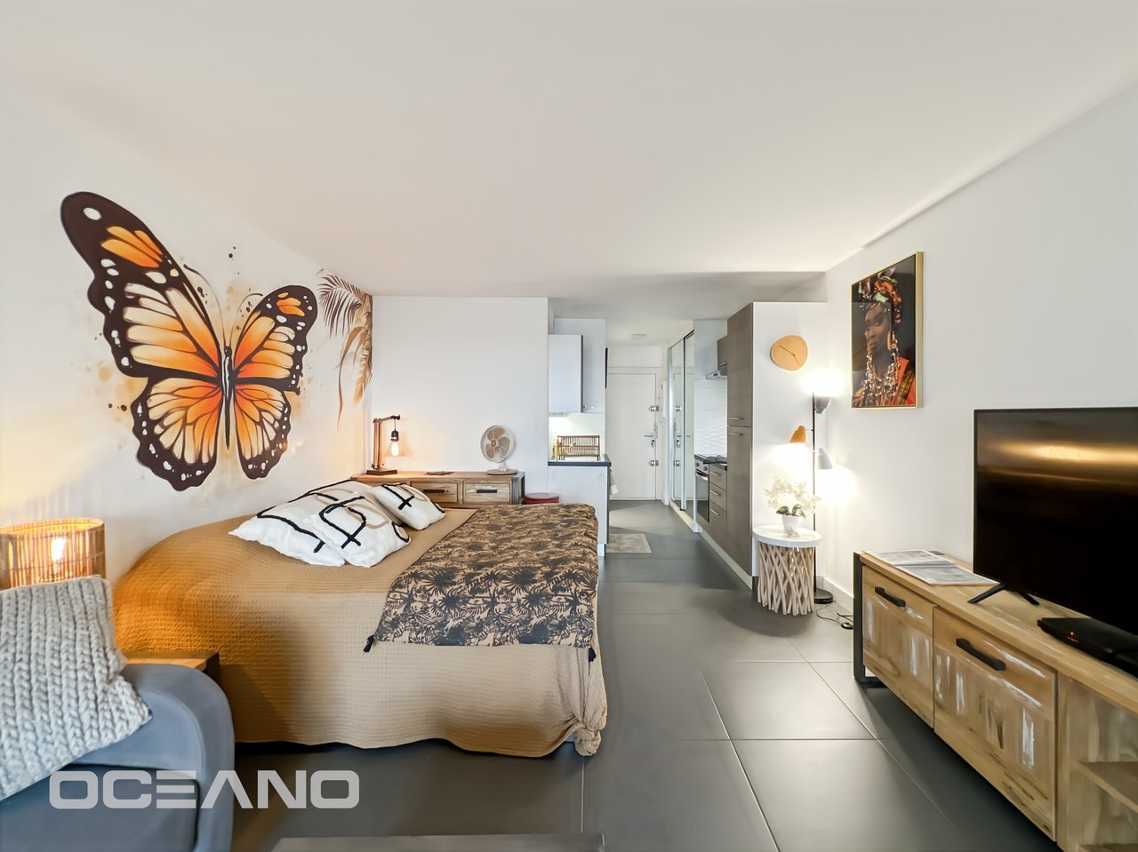 Sea View Apartment with Terrace & Pool