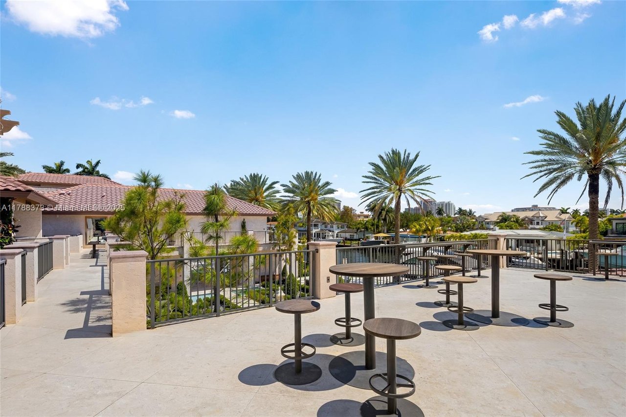 600 Isle Of Palms Dr