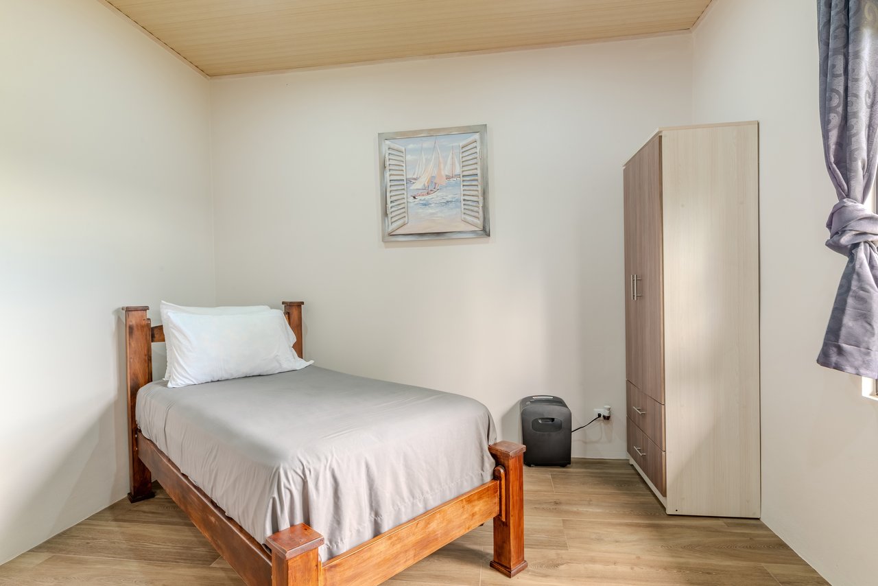 Vista de la Montaña House - Beautiful residence in the desirable Finca Los Alfaro - Quepos