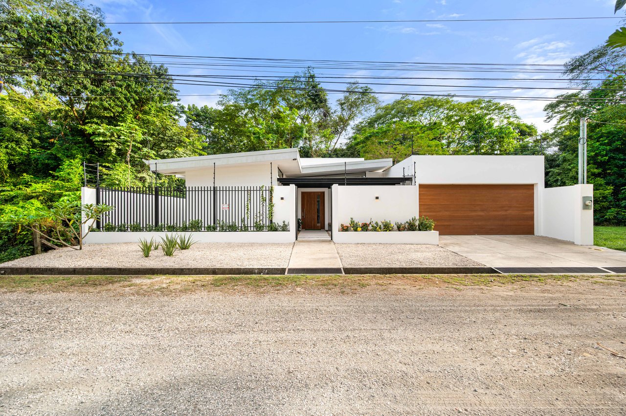 Casa Nala | Stylish Coastal Home With Pool & Privacy Just 600m From Potrero Beach