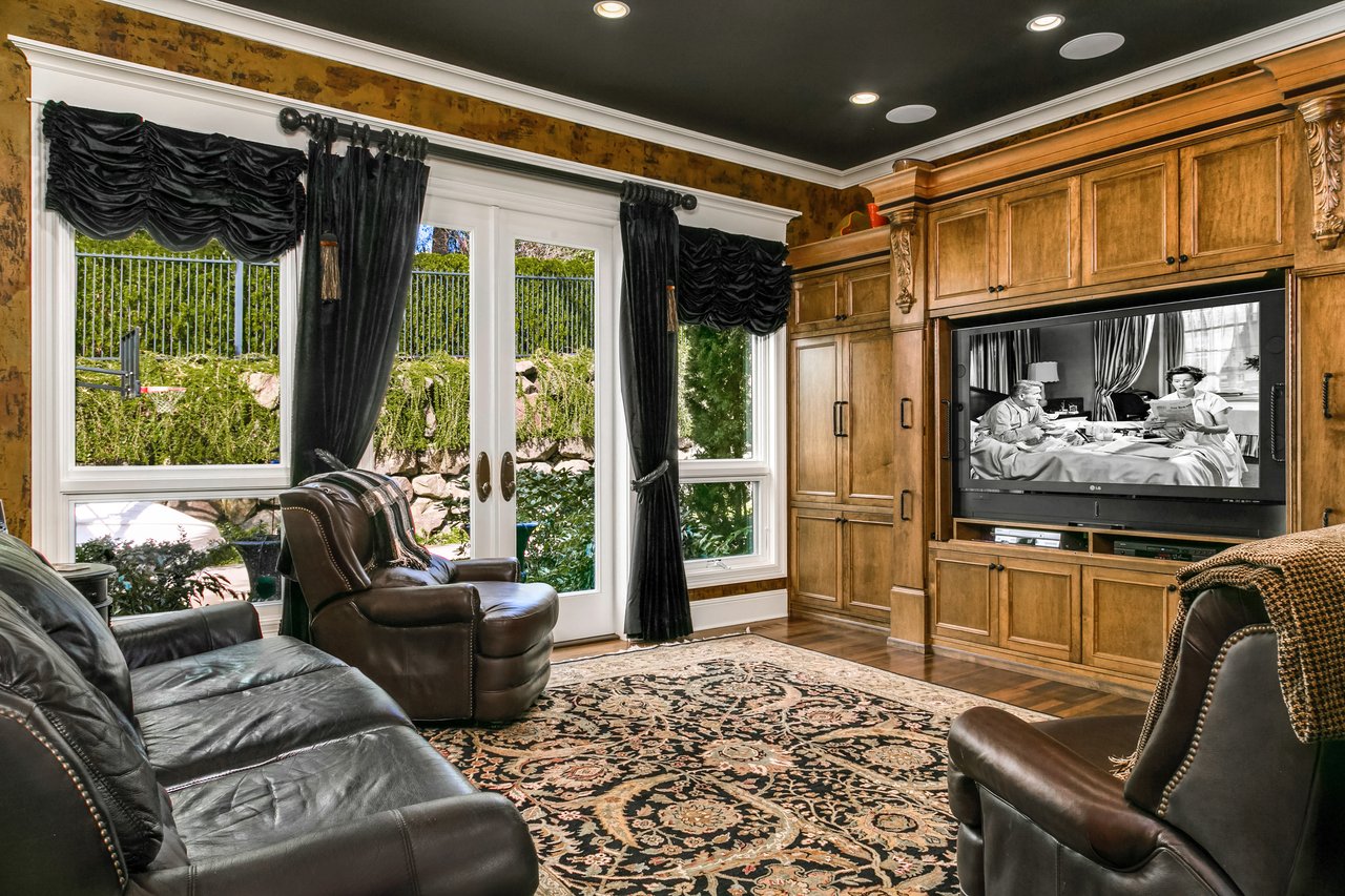 Clyde Hill Villa 