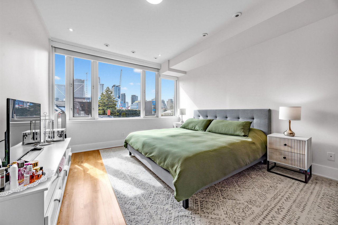 845 Richmond St W, Toronto