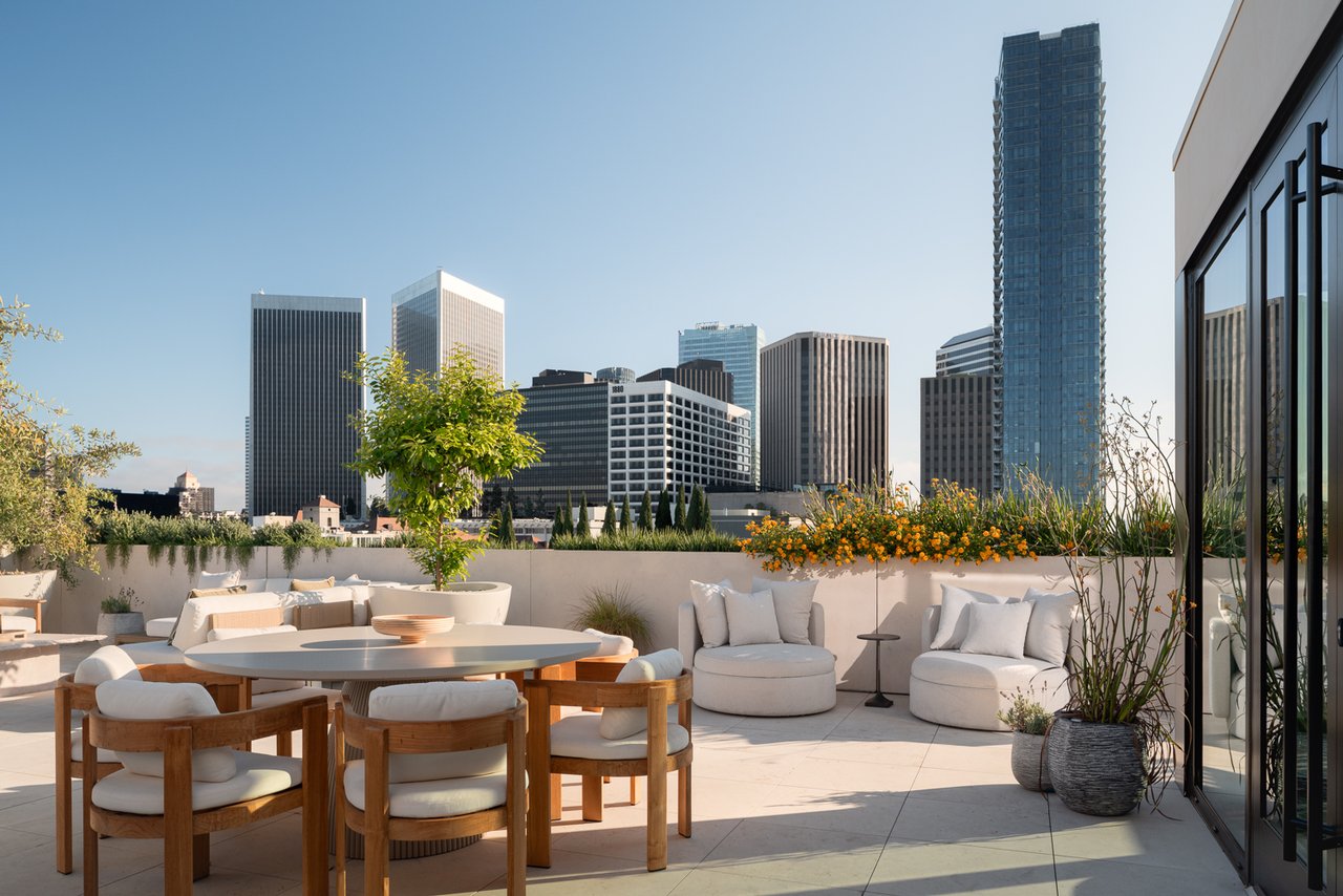 9900 S Santa Monica Blvd Unit: PHE