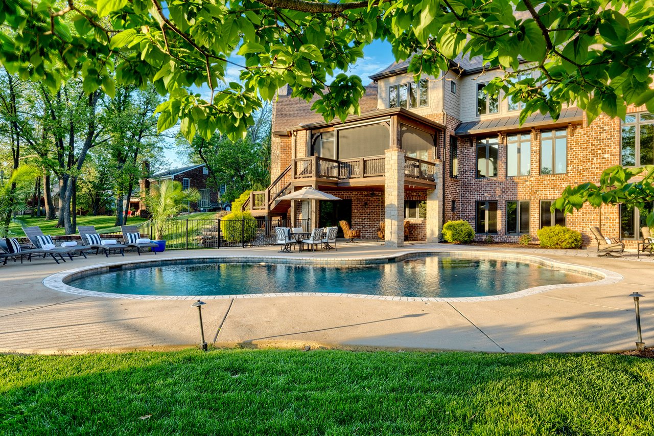 1015 Claymark Drive