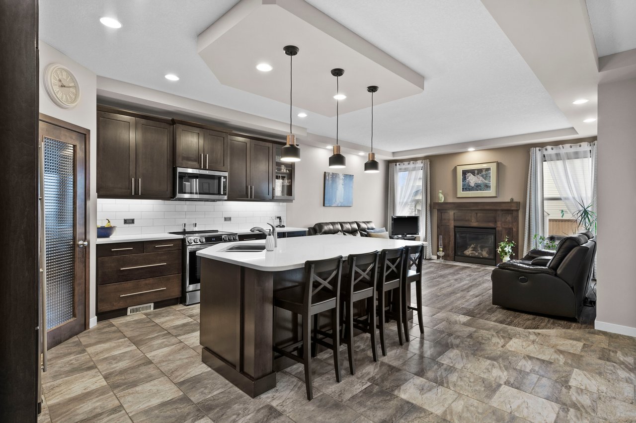 207 Royal Oak Bay NW