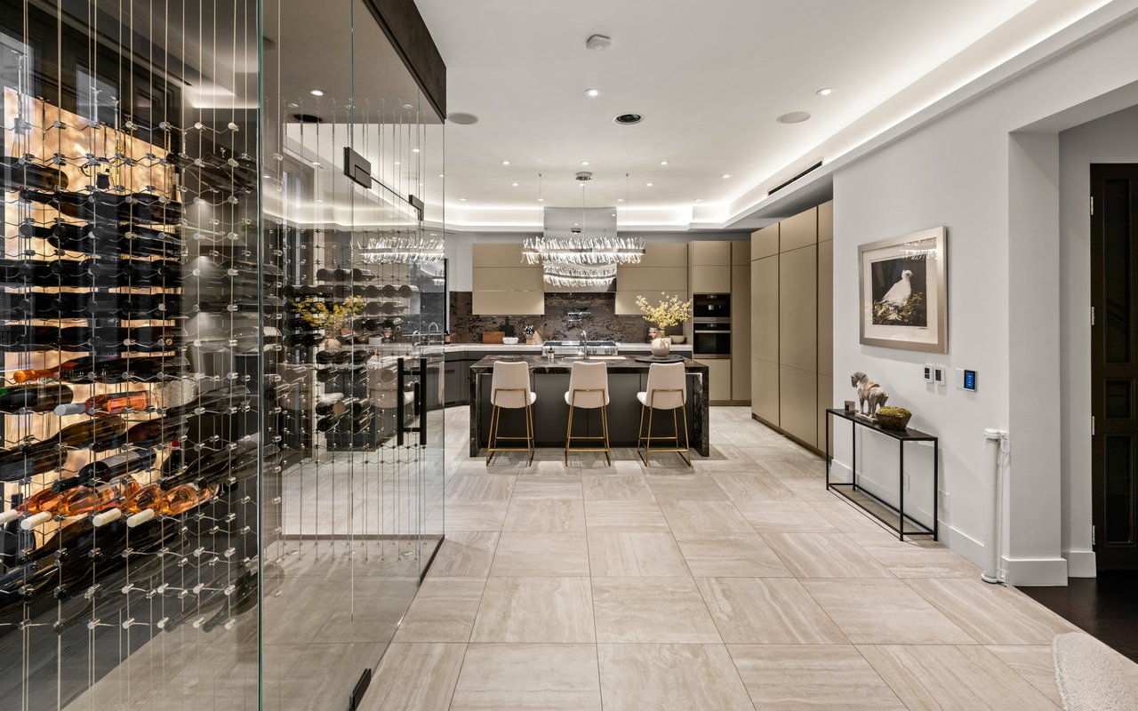 145 Channel Pointe Mall