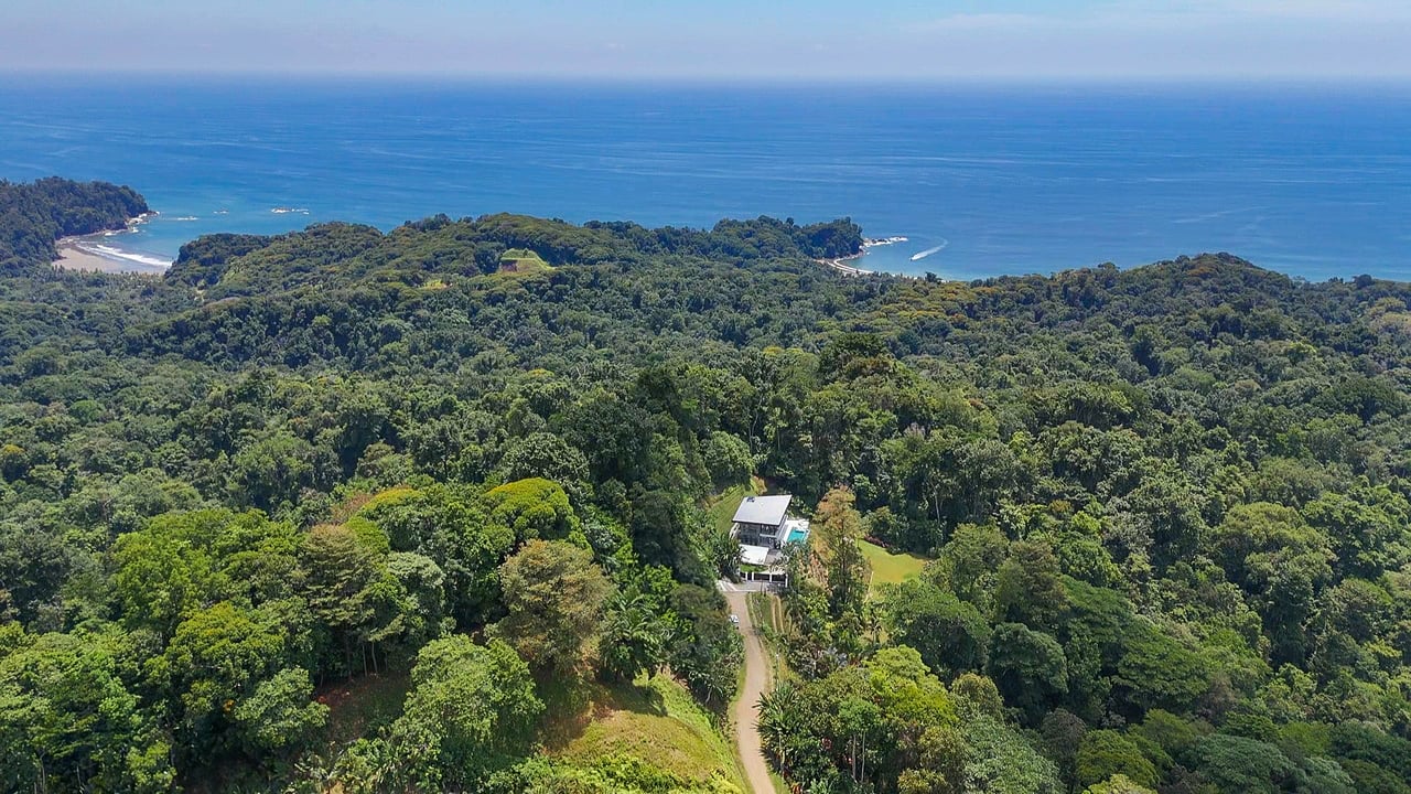 Luxury 4-Bed Home with Ocean & Jungle Views in Ojochal