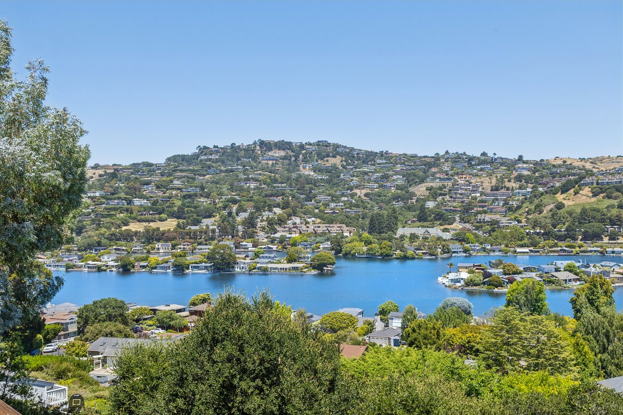 Desirable Location on Belvedere Island