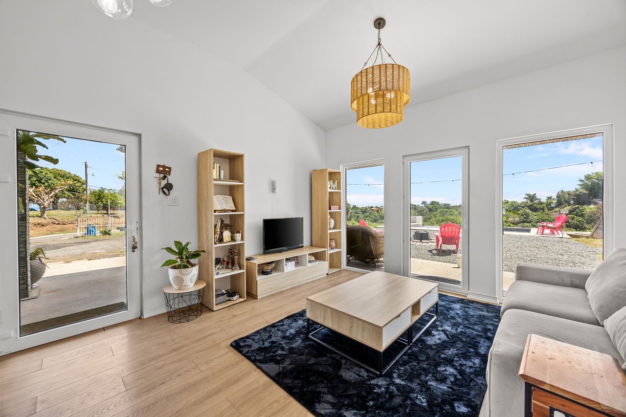 Boutique Tiny Home Oasis with Income Potential