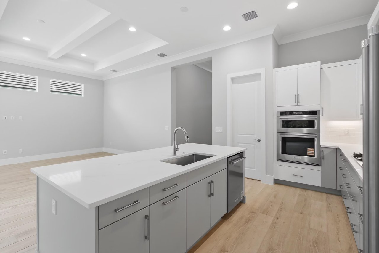 4243 Lucaya Pointe Wy