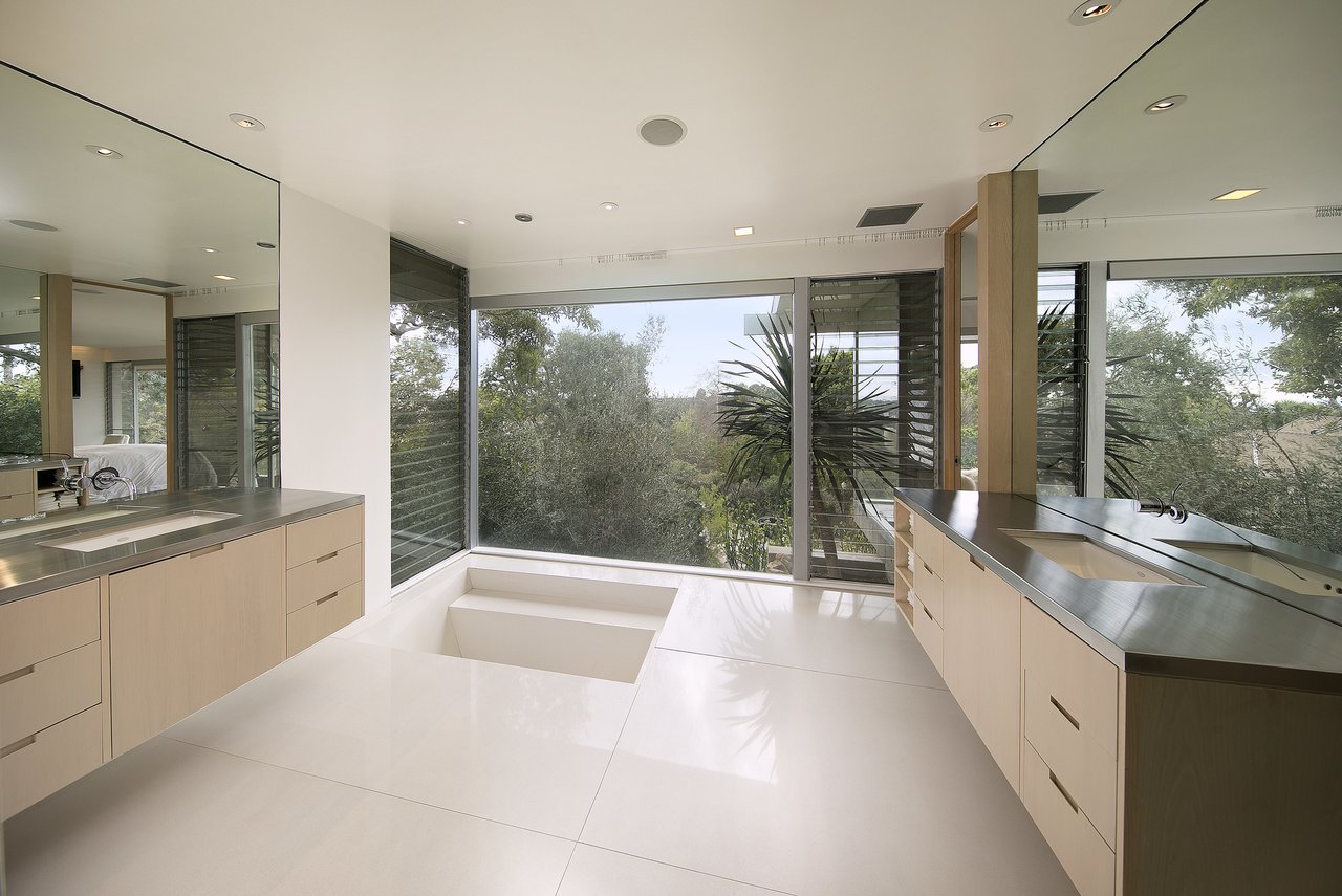 201 Bentley Cir