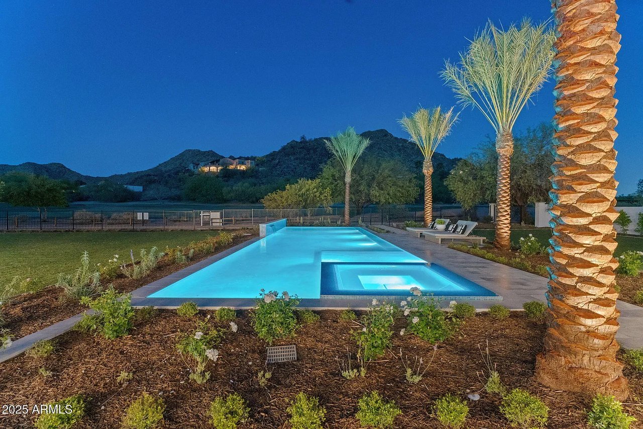 7501 N EUCALYPTUS Drive