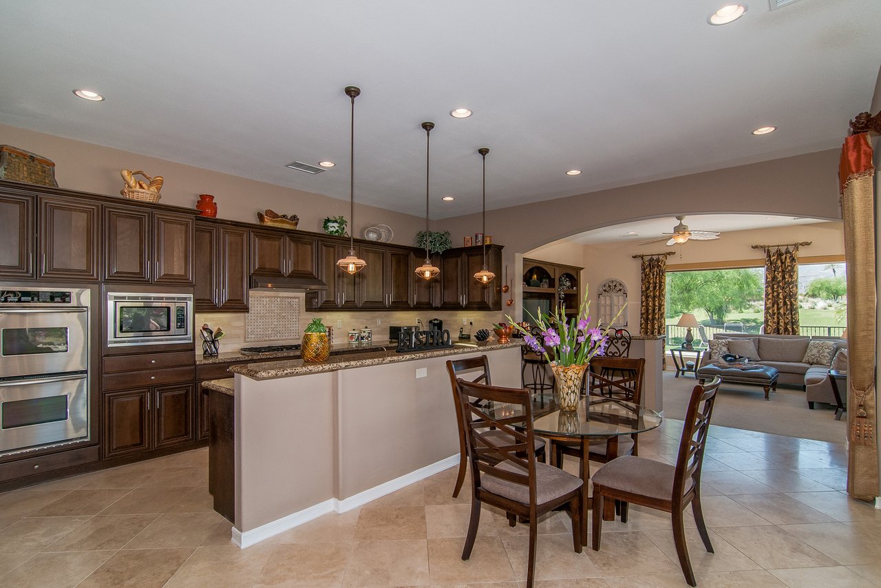 Mission Hills CC: Views + Lifestyle + Golf