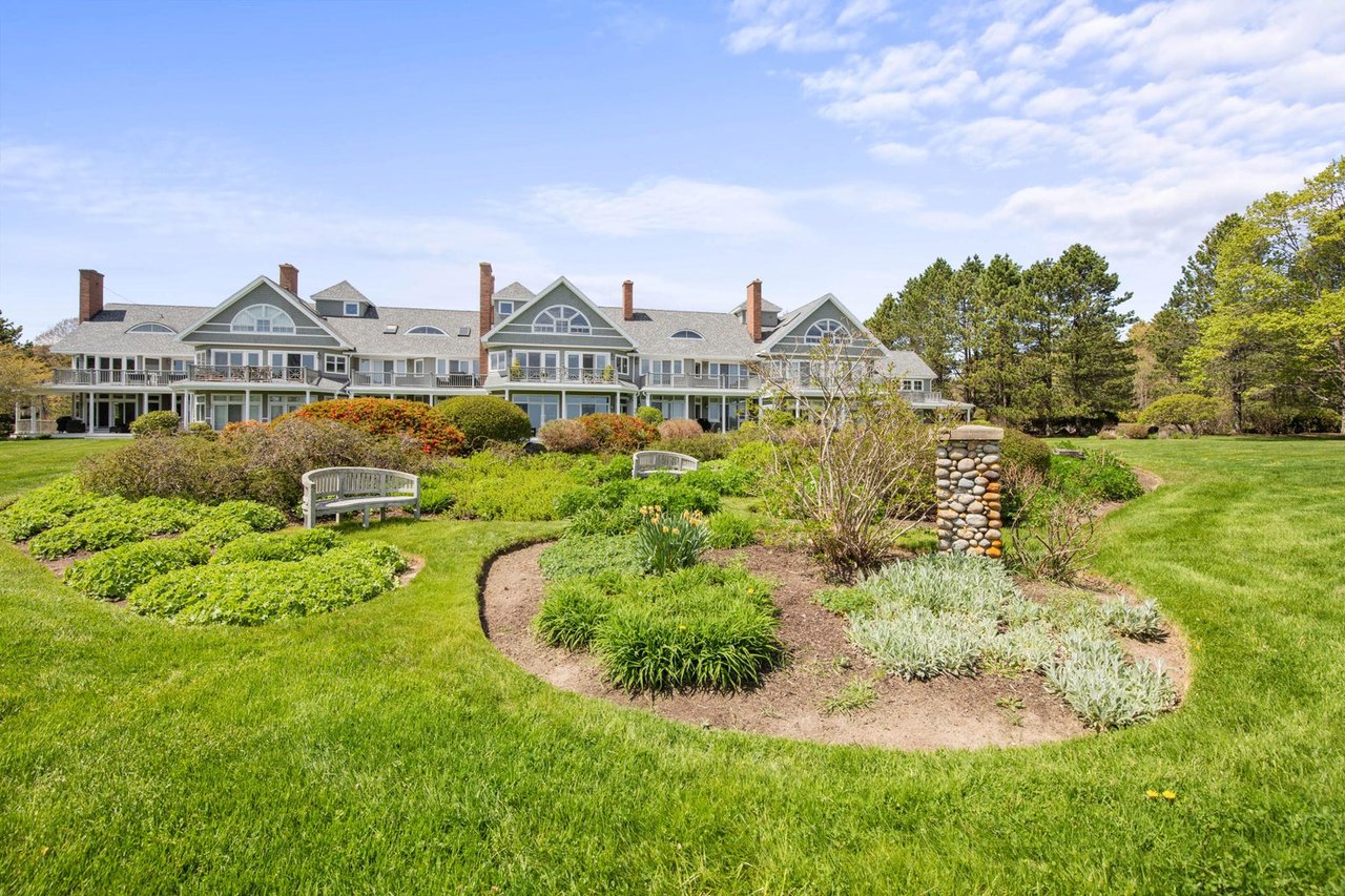 17 Atlantic Drive, Unit #: 17B