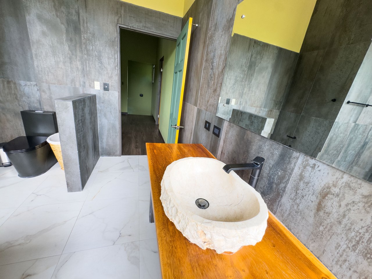 Naranjito corner lot house