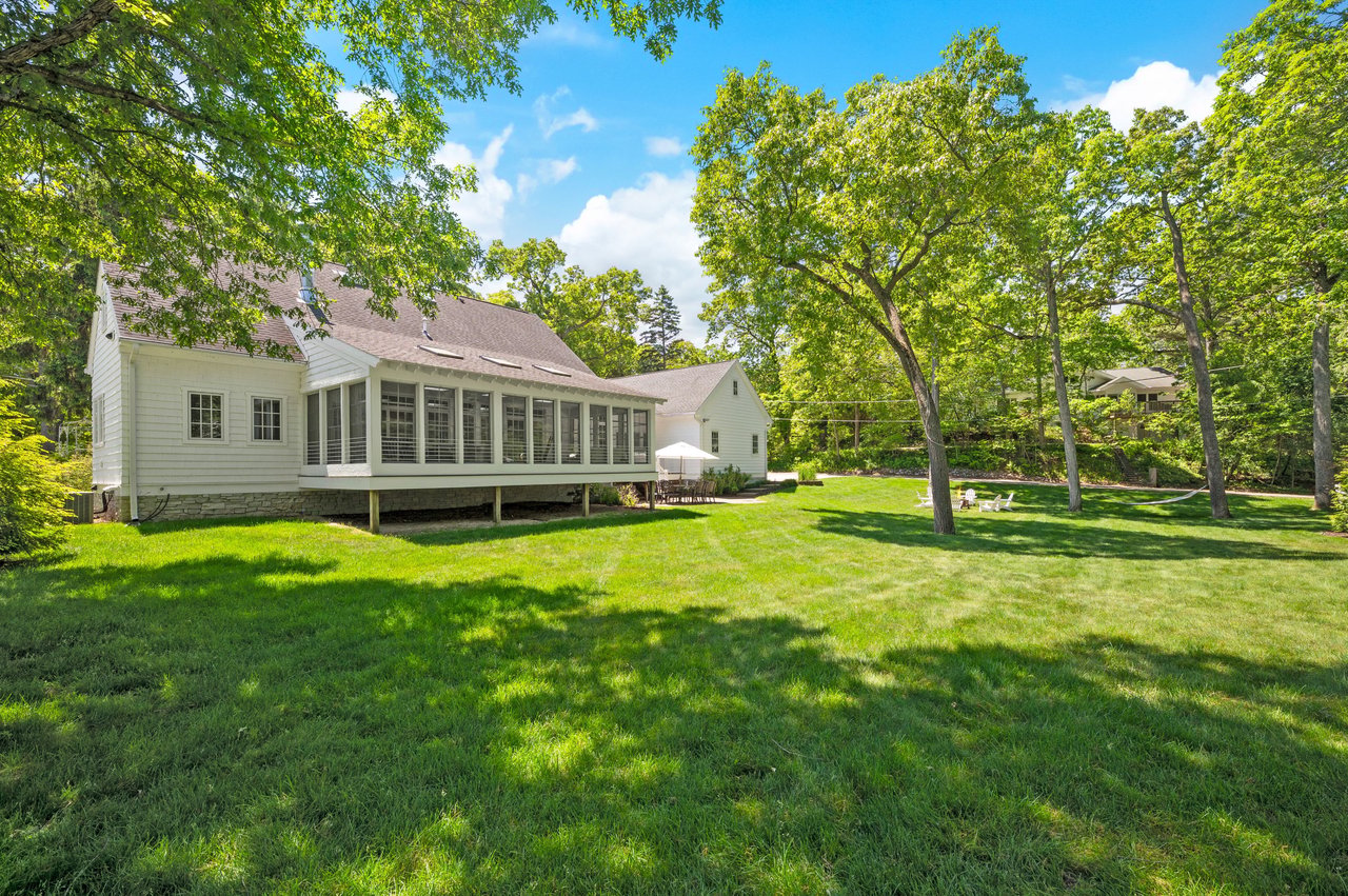 47118 Oak Avenue, Grand Beach, MI 49117