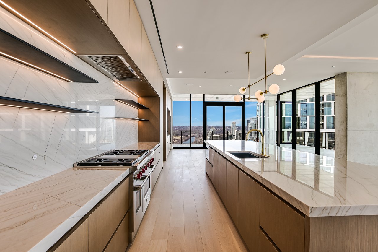 The Modern Sub-Penthouse #5402 North