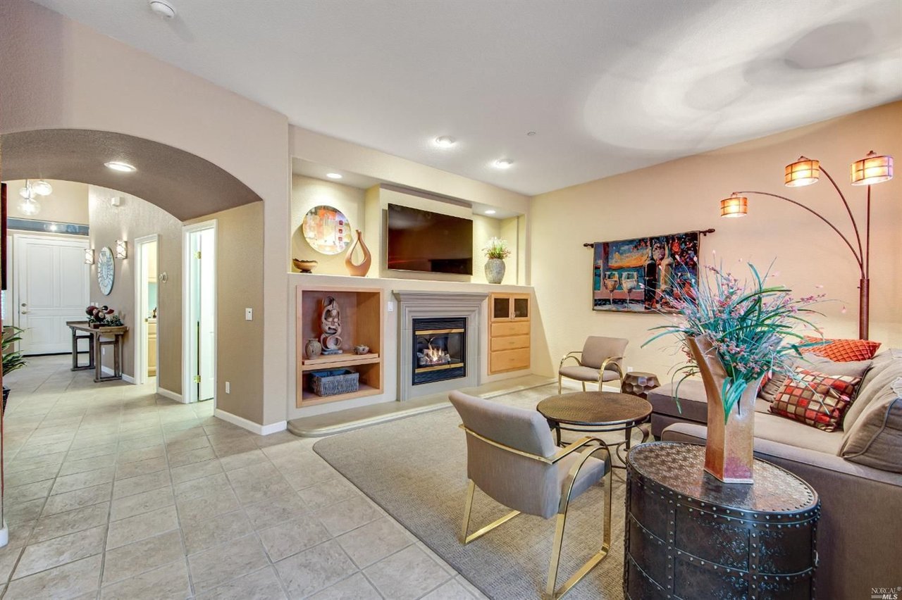 1876 Mallard Ln