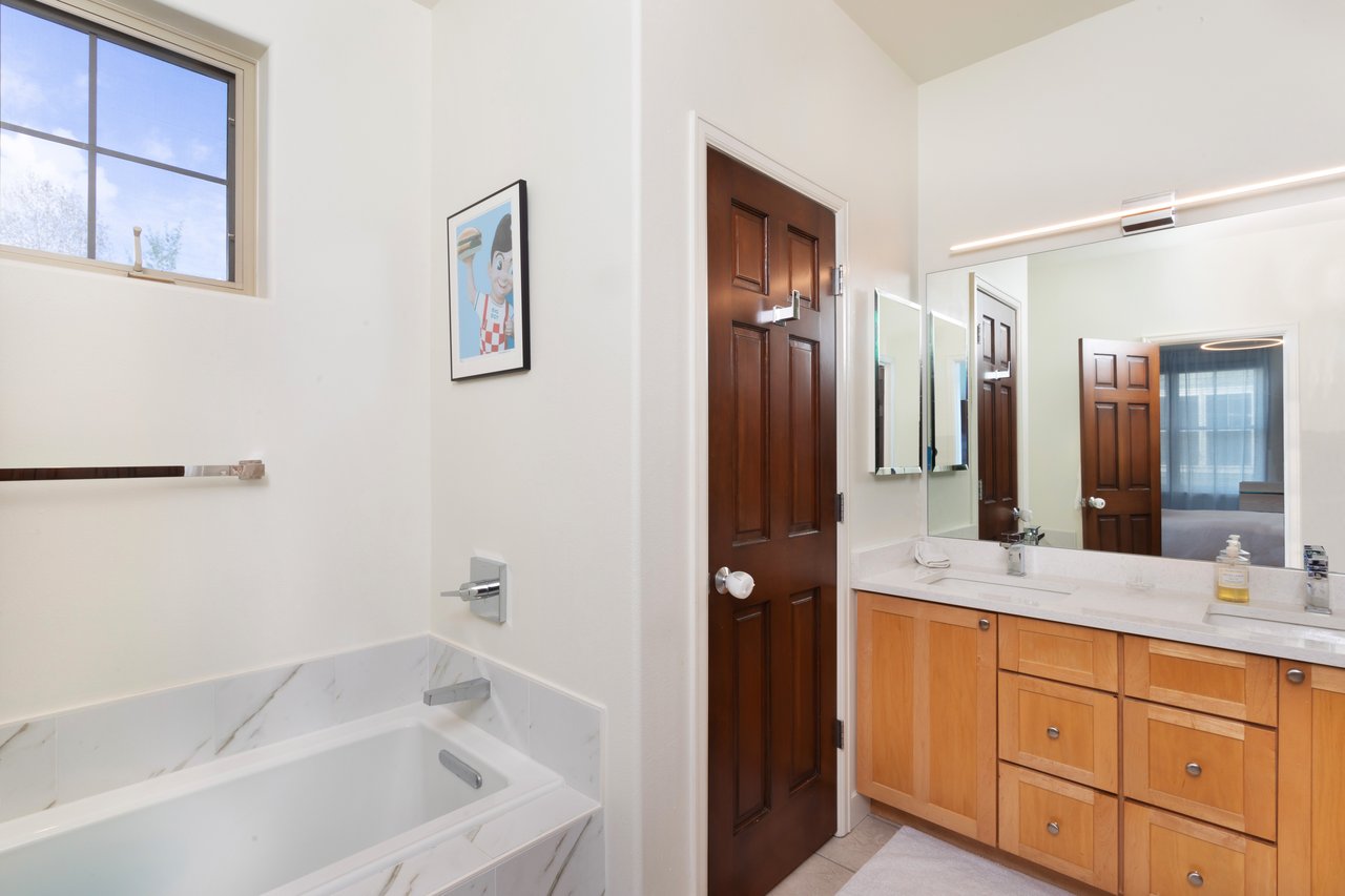 Bright & Stylish Willits Townhome with Modern Upgrades